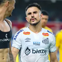Willian Bigode volta a decepcionar torcida do Santos e veredito é dado: \'Atuações ridículas\'