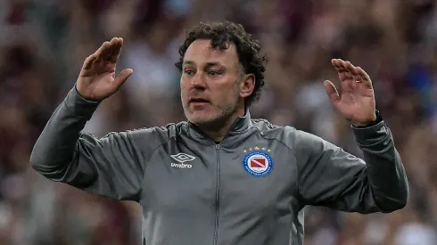 Milito, do Atlético-MG, contra Fluminense na Libertadores. Foto: Thiago Ribeiro/AGIF