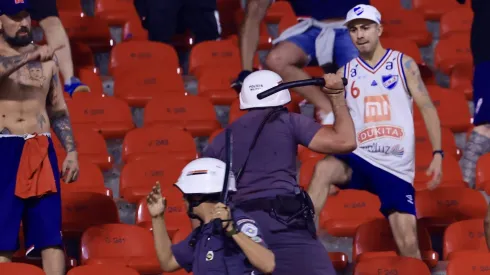 SP - SAO PAULO - 22/08/2024 - COPA LIBERTADORES 2024, SAO PAULO X NACIONAL (URU) - Tumulto entre torcedores do Nacional (URU) durante partida no estadio Morumbi pelo campeonato Copa Libertadores 2024. Foto: Marcello Zambrana/AGIF