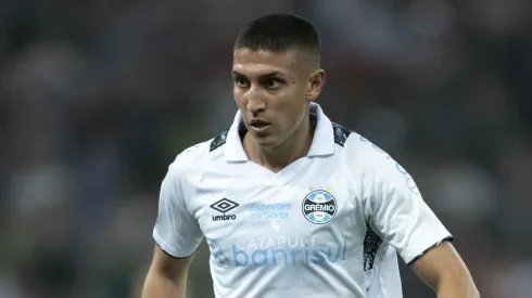 Real Madrid ainda observa Monsalve, do Grêmio.