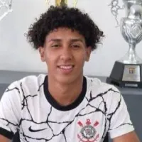 Diretor do Corinthians desiste da contratação de ‘goleiro que virou lateral-esquerdo’: “Não vou ficar”