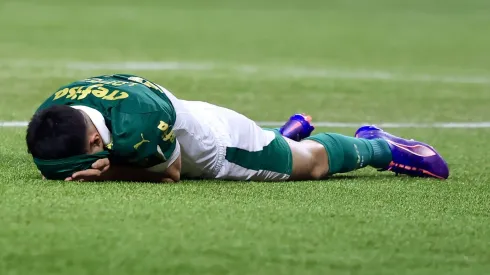 Flaco López foi um dos que mais sentiram a eliminação na Libertadores no vestiário do Palmeiras