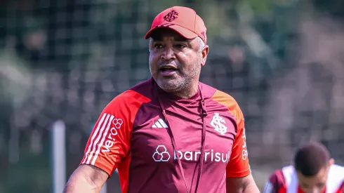 Roger Machado fez testes, gostou do que viu e vai mudar o Campeão de Tudo