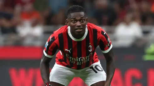 Rafael Leão é destaque do Milan. (Photo by Marco Luzzani/Getty Images)