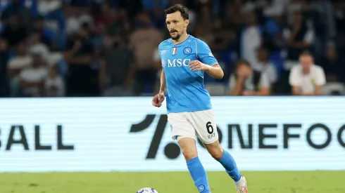 Nas últimas temporadas, o lateral defendeu as cores do Napoli. Photo by Francesco Pecoraro/Getty Images