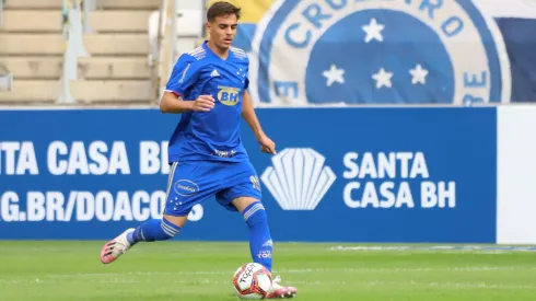 Weverton disputando o Campeonato Mineiro em 2021 com a camisa do Cruzeiro.