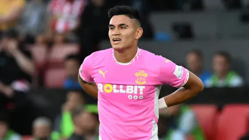 Southampton v SS Lazio Pre-Season Friendly 07/08/2024. Carlos Alcaraz 22 of Southampton during the Pre-Season Friendly match between Southampton and SS Lazio at the St Mary s Stadium, Southampton, England on 7 August 2024. Southampton St Mary s Stadium Hampshire England Editorial use only , Copyright: xGrahamxHuntx PSI-20092-0254