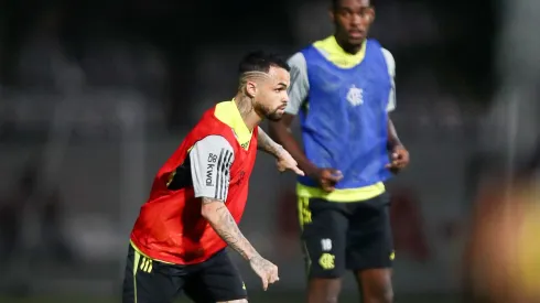 Michael vai ser titular na escalação do Flamengo contra Bragantino – Foto: Nathã Soares /CRF