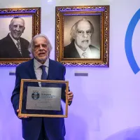 Cacalo, ex-presidente e patrono do Grêmio, Luiz Carlos Silveira Martins, morre aos 75 anos.