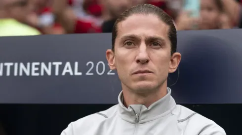 RJ - RIO DE JANEIRO - 24/08/2024 - FINAL MUNDIAL SUB20, FLAMENGO X OLIMPYACOS - Filipe Luis tecnico do Flamengo durante partida contra o Olimpyacos no estadio Maracana pela Taca Intercontinental Sub20. Foto: Jorge Rodrigues/AGIF