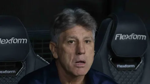 Renato durante jogo do Imortal. Saída do técnico é discutida pela torcida.