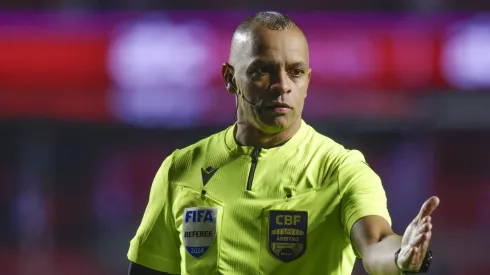 Torcida do São Paulo critica Wilton Pereira Sampaio