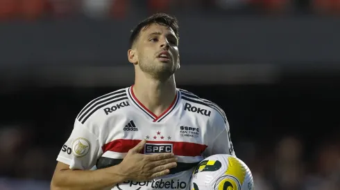 Calleri comemorando gol no Brasileirão 2022 (Foto: Ricardo Moreira/Getty Images)