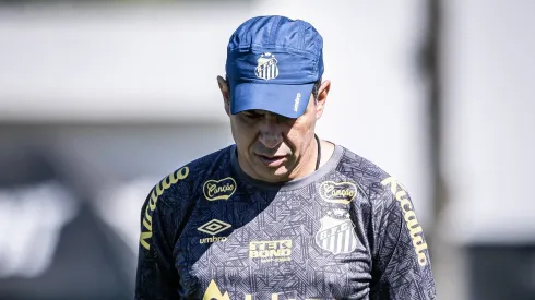 Carille participou de reunião no CT Rei Pelé