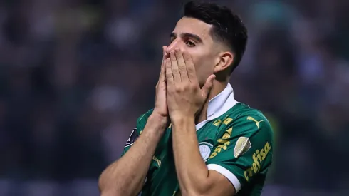 Flaco Lopez jogador do Palmeiras lamenta durante partida contra o Botafogo no estadio Arena Allianz Parque pelo campeonato Copa Libertadores 2024.