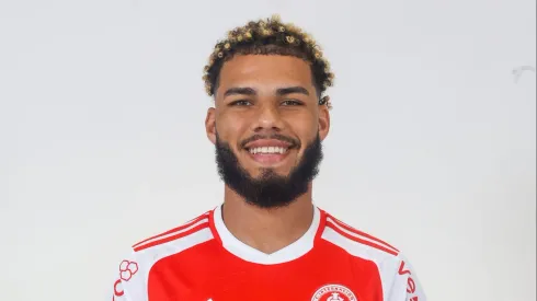 Nathan em foto de apresentação pelo Inter. Foto: Ricardo Duarte/Internacional