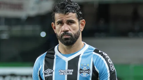 PR - CURITIBA - 08/06/2024 - COPA LIBERTADORES 2024, GREMIO X ESTUDIANTES - Diego Costa jogador do Gremio durante partida contra o Estudiantes no estadio Couto Pereira pelo campeonato Copa Libertadores 2024. Foto: Robson Mafra/AGIF