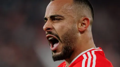Arthur Cabral comemorando gol durante partida entre Benfica e Braga, no Estádio da Luz, pela Taça de Portugal, no dia 10/01/2024.