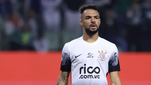 Raniele será barrado no Corinthians
