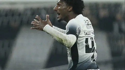 SAO PAULO, BRAZIL – AUGUST 10: Talles Magno of Corinthians celebrates after scoring the first goal of his team during the Brasileirao 2024 match between Corinthians and Red Bull Bragantino at Neo Quimica Arena on August 10, 2024 in Sao Paulo, Brazil. (Photo by Ricardo Moreira/Getty Images)
