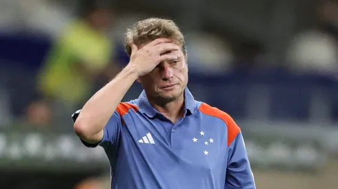 MG – BELO HORIZONTE – 11/04/2024 – COPA SUL-AMERICANA 2024, CRUZEIRO X ALIANZA PETROLERA – Fernando Seabra tecnico do Cruzeiro durante partida contra o Alianza Petrolera no estadio Mineirao pelo campeonato Copa Sul-Americana 2024. Foto: Gilson Lobo/AGIF