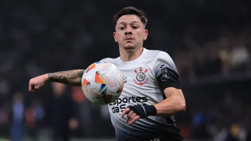 Lance ocorreu com Rodrigo Garro, do Corinthians.