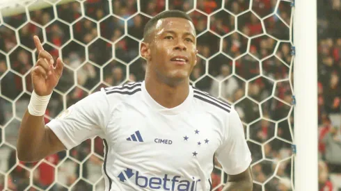 Arthur Gomes pode ser negociado pelo Cruzeiro