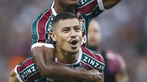 RIO DE JANEIRO, BRAZIL - AUGUST 08: André and Jhon Arias of Fluminense celebrate after winning the Copa CONMEBOL Libertadores round of 16 second leg match between Fluminense and Argentinos Juniors at Maracana Stadium on August 08, 2023 in Rio de Janeiro, Brazil. (Photo by Wagner Meier/Getty Images)