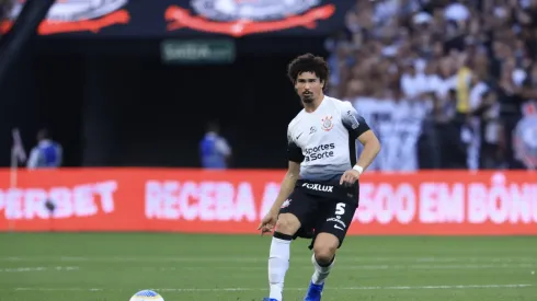 Zagueiro foi um dos mais contestados pela torcida. Marcello Zambrana/AGIF.