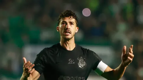 Gustavo comemorando o gol contra o Juventude. Foto: Luiz Erbes/AGIF