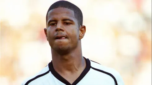 Ídolo do Corinthians, Marcelinho esteve envolvido no lance.Marcelinho Carioca (Corinthians Sao Paulo); Vneg, hoch, close, Torneio Rio - SaoPaulo 2001, 1.Brasilianische Liga, Corinthians Sao Paulo Sao Paulo Dynamik, Fußball Herren Mannschaft Brasilien Einzelbild Aktion Personen