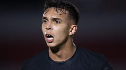 SP – RIBEIRAO PRETO – 13/08/2024 – COPA SUL-AMERICANA 2024, BRAGANTINO X CORINTHIANS – Giovane jogador do Corinthians comemora seu gol durante partida contra o Bragantino no estadio Santa Cruz pelo campeonato Copa Sul-Americana 2024. Foto: Fabio Moreira Pinto/AGIF