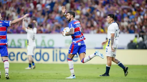 Lucero marcando pela Sula. Foto: Baggio Rodrigues/AGIF