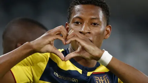 Gonzalo Plata chega e Flamengo decide negociar atacante querido