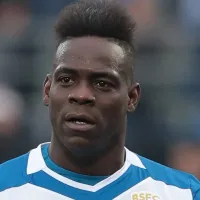 Após não acertar com Arthur Cabral, Balotelli é especulado novamente no Corinthians, mas também não fechará