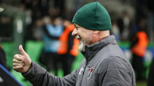 Mano Menezes tecnico do Fluminense durante partida contra o Gremio no estadio Couto Pereira pelo campeonato Copa Libertadores 2024