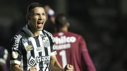 No Brasil, Deivid defendeu as cores do Santos