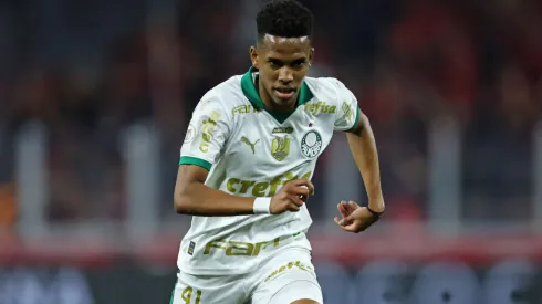Foto: Heuler Andrey/Getty Images - Estêvão em jogo do Palmeiras.