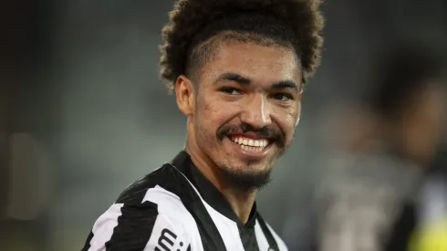 Vasco queria o zagueiro Adryelson