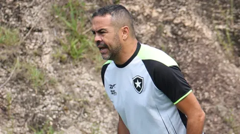 Atitude de Artur Jorge nos bastidores gera críticas