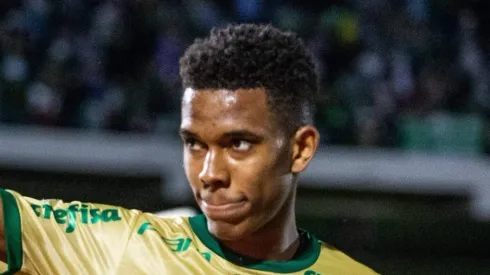 - Jovem craque Estevão