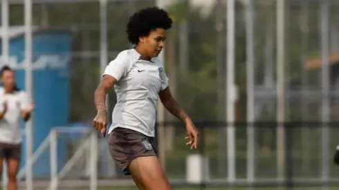 Jogadoras fizeram atividades em campo e na academia. Divulgação/Rodrigo Gazzanel/Agência Corinthians.