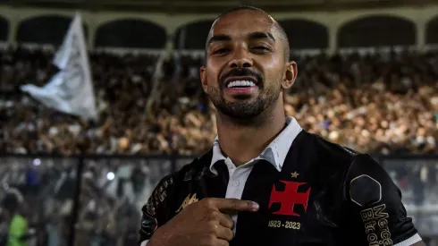 Paulo Henrique jogador do Vasco comemora vitoria ao final da partida contra o Botafogo no estadio Sao Januario pelo campeonato Brasileiro A 2023