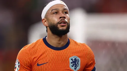 Não é Depay: estrela sai das manchetes do Corinthians rumo ao Fla