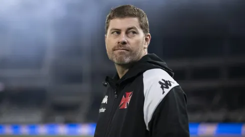 RJ - RIO DE JANEIRO - 10/08/2024 - BRASILEIRO A 2024, VASCO X FLUMINENSE - Rafael Paiva tecnico do Vasco durante partida contra o Fluminense no estadio Engenhao pelo campeonato Brasileiro A 2024. Foto: Jorge Rodrigues/AGIF