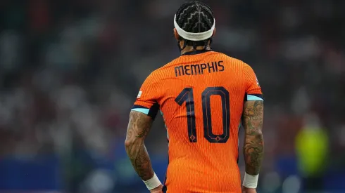 Depay tem seus mootivos em não querer usar o segundo nome nas camisas