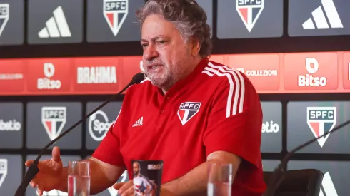 Júlio Casares em entrevista coletiva