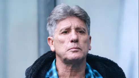 Pavón volta e Renato vive dilema no Grêmio