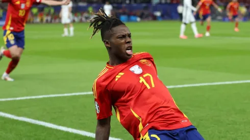 Nico Williams comemora gol pela Espanha em final diante da Inglaterra. (Photo by Richard Pelham/Getty Images)