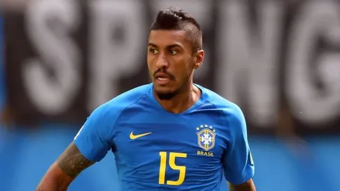 Paulinho durante partida entre Brasil e Costa Rica, pela Copa do Mundo de 2018.